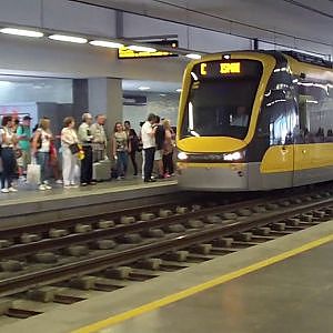 Metro do Porto - Trindade - Oporto Metro - YouTube