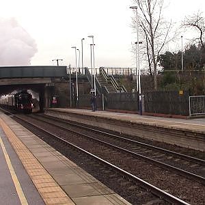 power of the GWR at bolton-upon-dearne as 5043 earl of mount edgcumbe powers up - YouTube