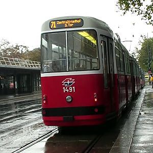 Vienna Trams - Volkstheater - Wien Strassenbahn - YouTube