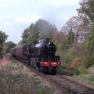 LNER B1 1251 Oliver Bury (1264) heading up the bank at the great Autumn steam 2018 - YouTube