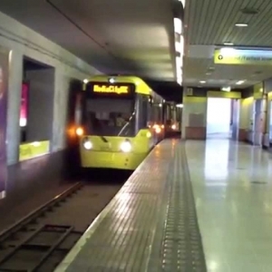 Manchester Metrolink Trams & Freighliner Trains - YouTube