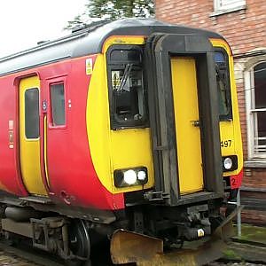 Newark Castle Station - YouTube
