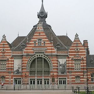 Schaerbeek Station Brussels - YouTube