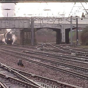 The Christmas White Rose with 60009 Union of South Africa & 6233 Duchess of Sutherland at Doncaster - YouTube